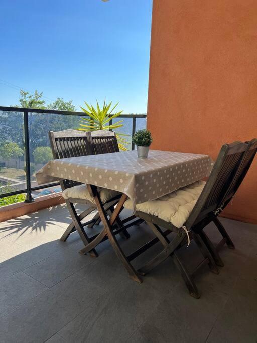 Appartamento Tres Joli 2 Pieces Calme Ensoleille Avec Piscine